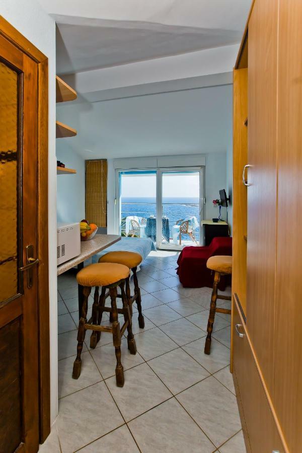 Apartments Cloud Хвар Екстер'єр фото